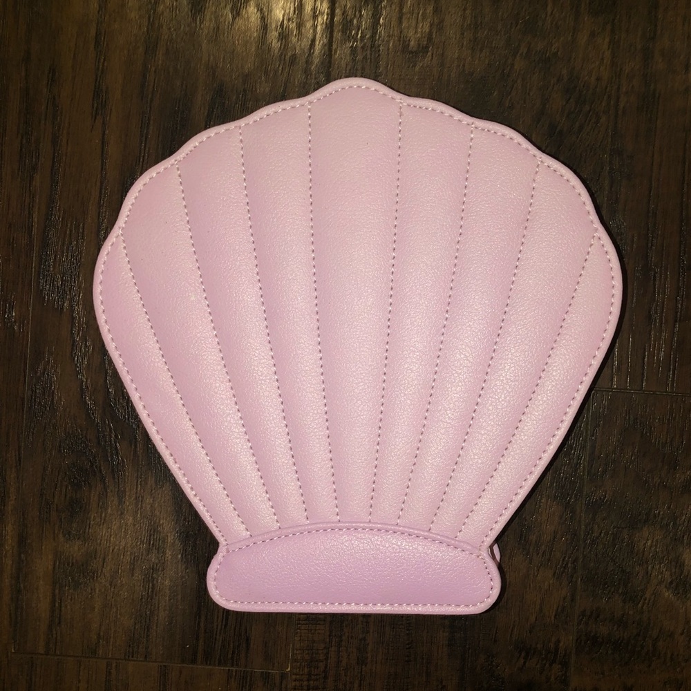 SEASHELL MAKEUP BRUSH CASE
